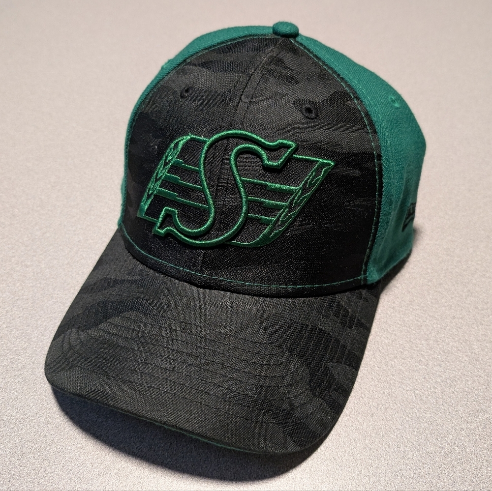 Saskatchewan Roughriders CFL New Era 39thirty 3930 Stretchfit Hat Cap Size L/XL